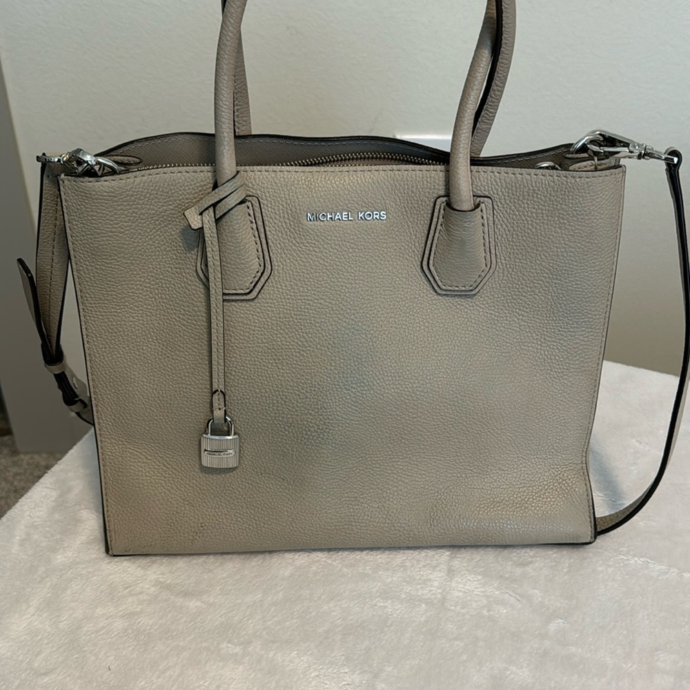 Medium Mercer Pebbled Leather Tote
MICHAEL KORS